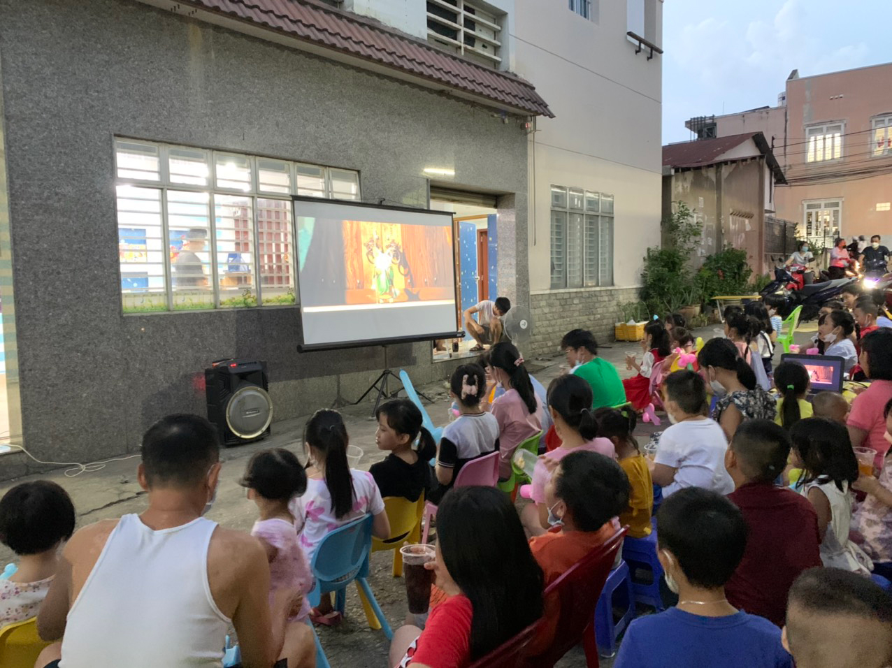 Cho thuê máy chiếu giá rẻ ở Tân Hiệp Biên Hòa