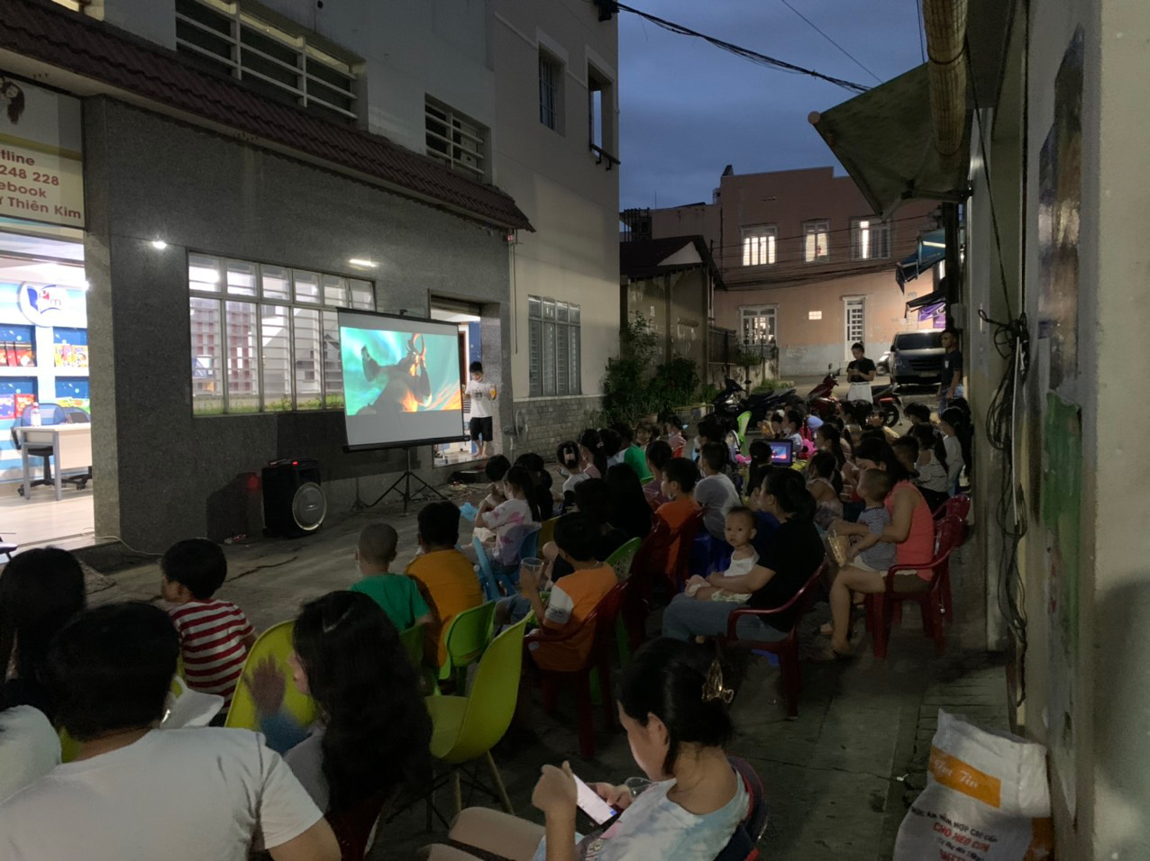 Cho thuê máy chiếu giá rẻ ở Bửu Long Biên Hòa